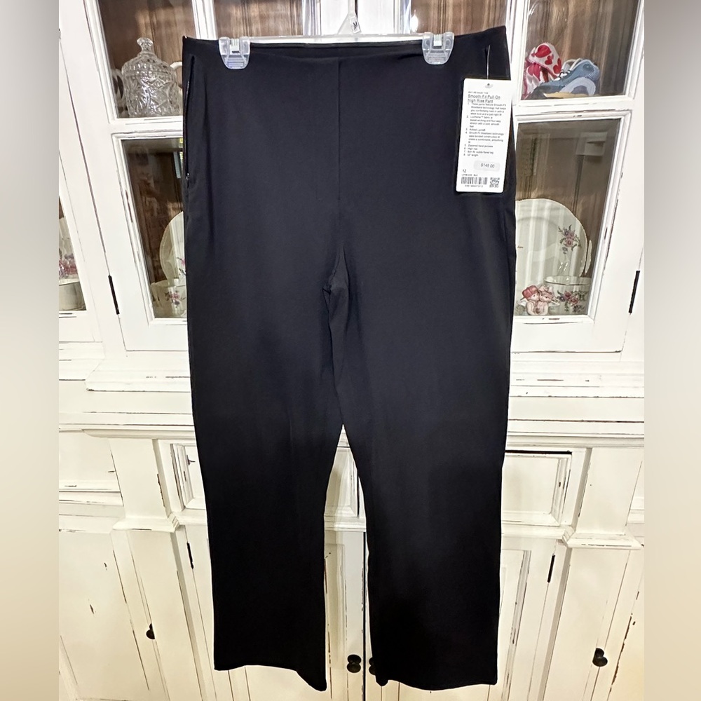 Lululemon Size 12 High Rise Sleek Black Pants. NWT. Smoke Free Home.